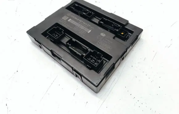 Audi A4 S4 B8 8K Comfort/convenience module 8K0907064CF 8K0907064