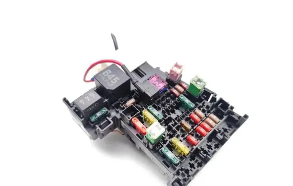 Skoda Octavia Mk3 (5E) Fuse module 5Q0937615