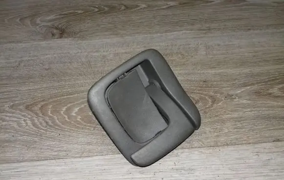 Volvo V70 Engine bonnet (hood) release handle 8650740