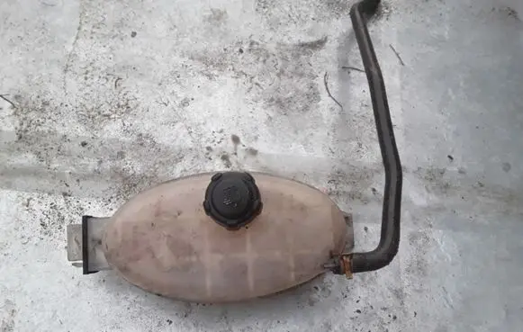 Opel Vivaro Coolant expansion tank/reservoir 7700312900 91165571