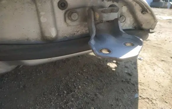Mazda 626 Front door upper hinge