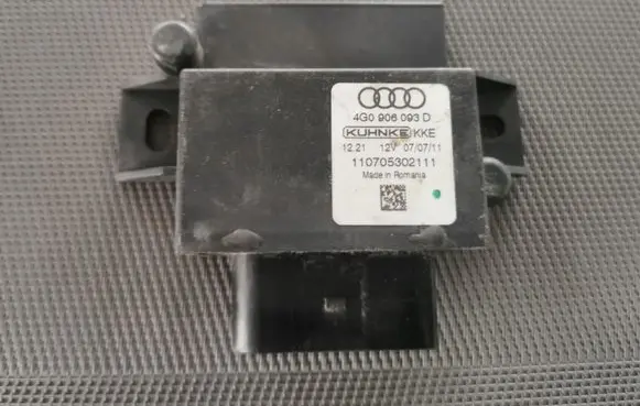 Audi A4 S4 B8 8K Wing mirror control module 