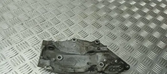 Volvo V50 Engine mounting bracket 9650034280
