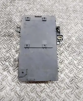 Opel Zafira B Fuse module