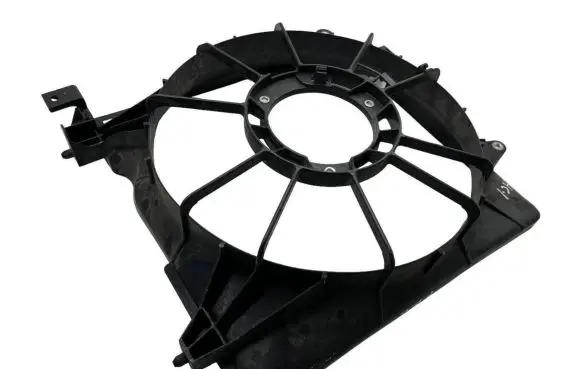 Radiator cooling fan shroud