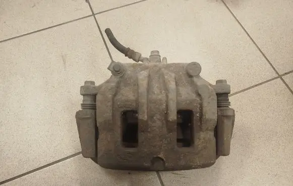 Hyundai H-1, Starex, Satellite Front brake caliper