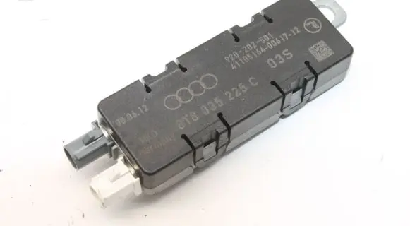 Audi A5 Sportback 8TA Aerial antenna filter 8T8035225C