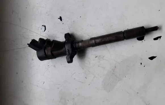 Ford Focus C-MAX Fuel injector 0445110188