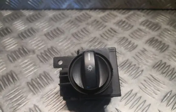 Mercedes-Benz B W245 Light switch 1695451004 A1695451004