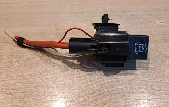 Mini Clubman F54 Coolant fan relay 