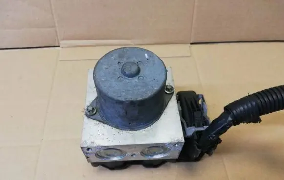 Ford Mondeo MK IV ABS Pump BG912C405AD 54085964C 16565713