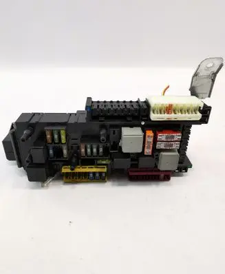 Mercedes-Benz C W204 Fuse box set 2049005003