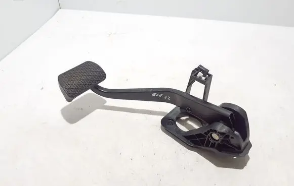 Mercedes-Benz GLE W167 Brake pedal A1672901500