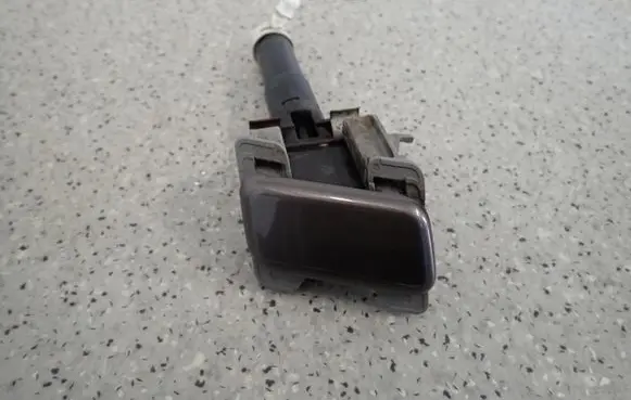Mitsubishi ASX Headlight washer spray nozzle 