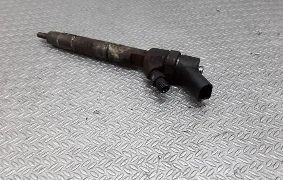 Mercedes-Benz A W168 Fuel injector 0445110015