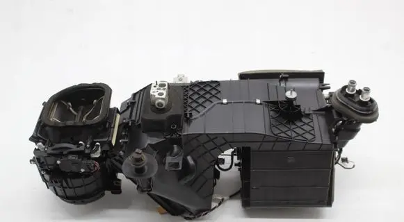 Volkswagen Touareg II Interior heater climate box assembly 7P1820005C