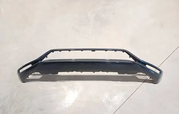 Front bumper lip