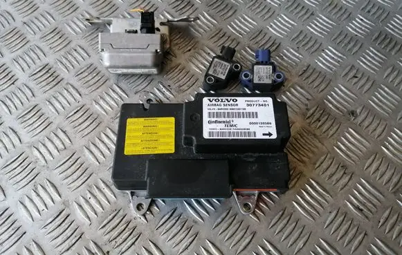 Volvo V50 Airbag control unit/module 30773401 30737139 30737140
