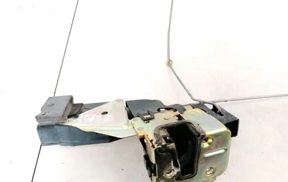 Volvo S40, V40 Front door lock