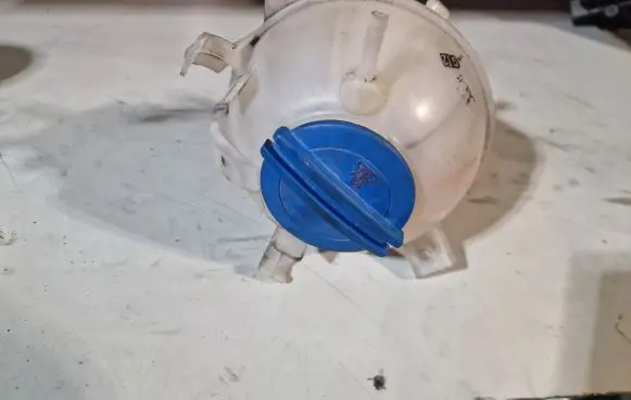 Volkswagen Scirocco Coolant expansion tank/reservoir