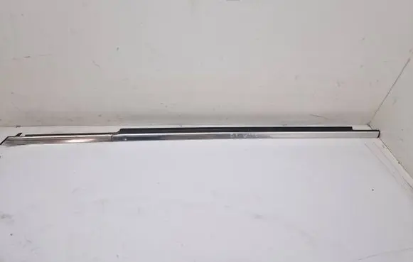 Mercedes-Benz C W204 Front door trim (molding) 