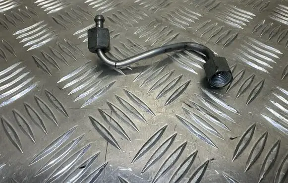 Mercedes-Benz C W205 Fuel injector supply line/pipe 
