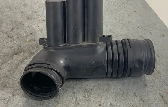 Volkswagen Golf VII Engine coolant pipe/hose 04E129651C