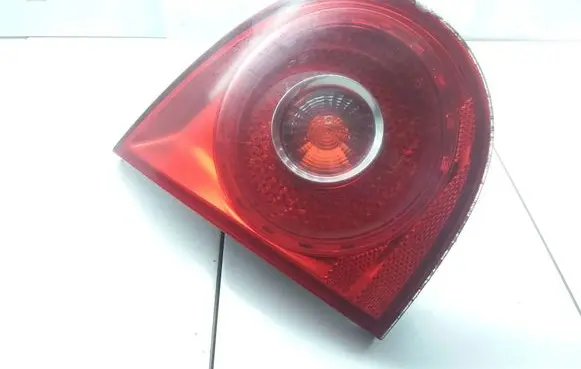 Volkswagen Golf V Tailgate rear/tail lights 1K6945093E 028500102