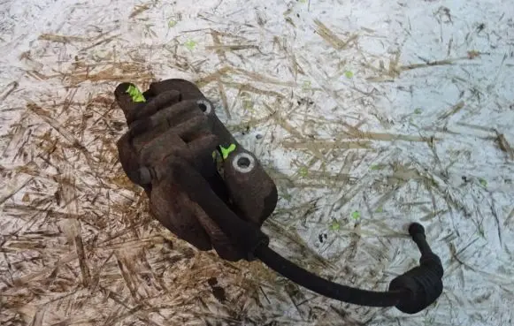 Peugeot 308 Front brake caliper