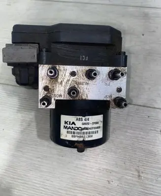 KIA Cerato ABS Pump 956002F000 10AK6B03820 5WY7921A
