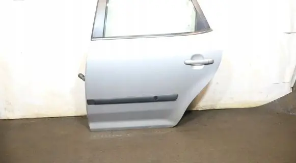 KIA Ceed Rear door