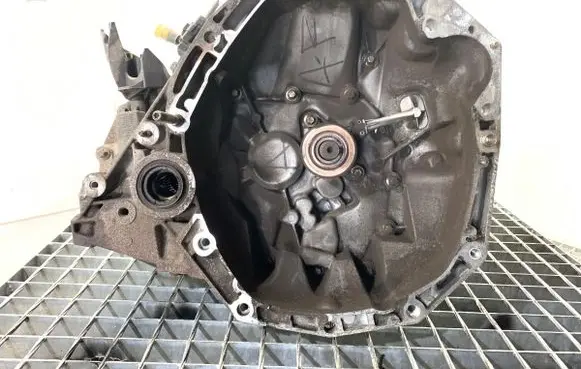 Renault Clio III Manual 5 speed gearbox JR5124