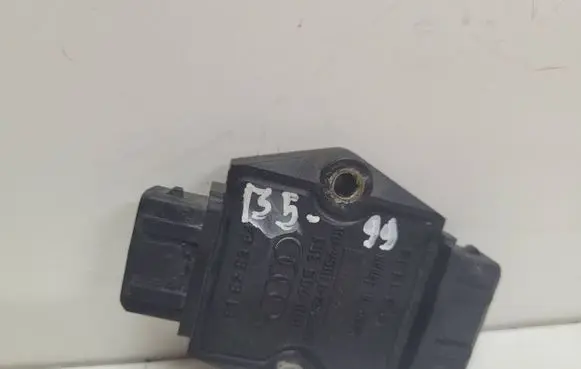 Volkswagen PASSAT B5 Ignition amplifier control unit 8D0905351 2998 1112G1314