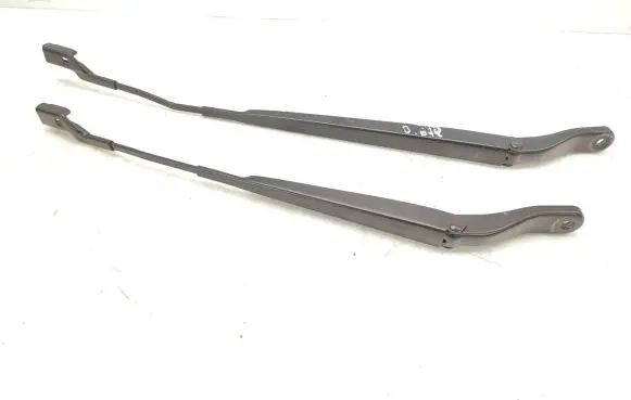 Windshield/front glass wiper blade