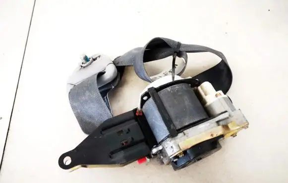 Mitsubishi Colt Front seatbelt tkab2en195 tk-ab2-en195