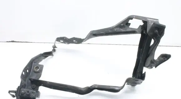 Mercedes-Benz C W204 Headlight/headlamp mounting bracket PP204620590