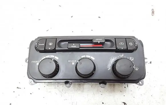 Chrysler Voyager Climate control unit 05005003ae