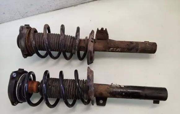 Skoda Octavia Mk2 (1Z) Front shock absorber with coil spring