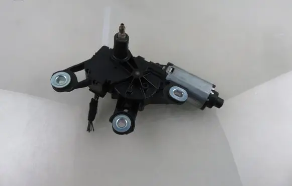 Audi A4 S4 B6 8E 8H Rear window wiper motor 8E9955711E
