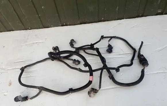 Tesla Model S EUR ISO radio connector 100442104N
