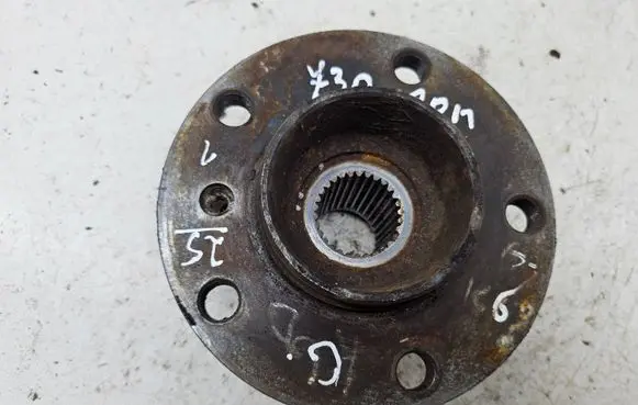 BMW 7 F01 F02 F03 F04 Rear wheel hub
