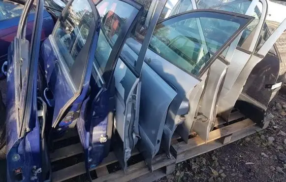 Suzuki Alto Rear door pilkos