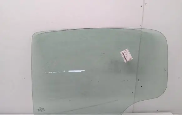 Peugeot 207 Rear door window glass