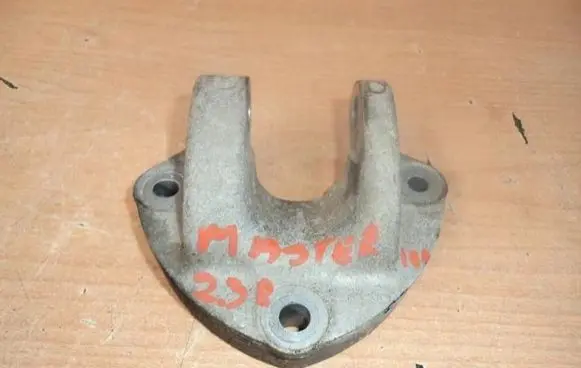 Renault Master III Radiator mount bracket 628952659R