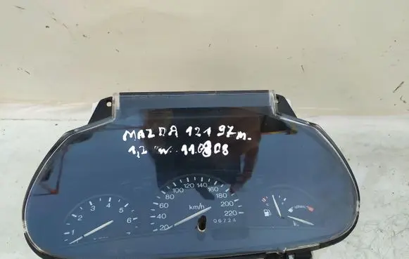 Mazda 121 Speedometer (instrument cluster)