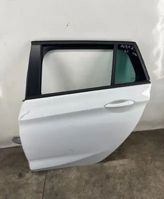 Opel Astra K Rear door