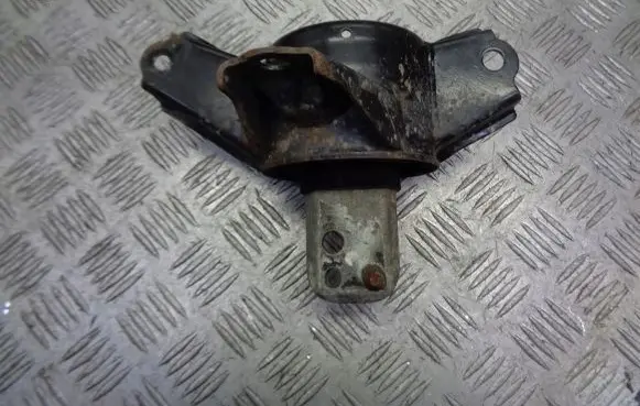 KIA Ceed Engine mount vacuum valve 