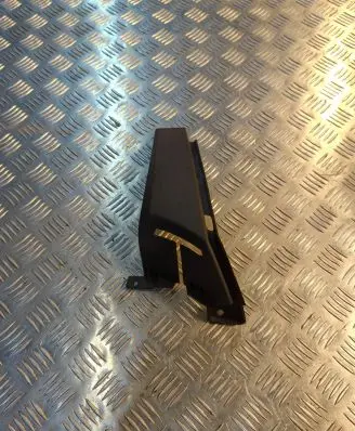 BMW 5 E60 E61 Seat belt trim 7038353