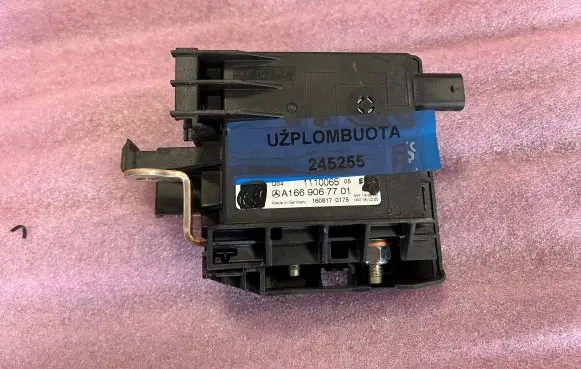 Mercedes-Benz GLS X166 Fuse module A1669067701