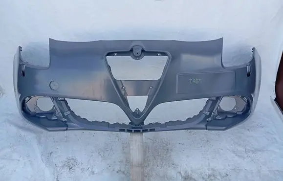 Alfa Romeo Giulietta Front bumper 50541741 C570